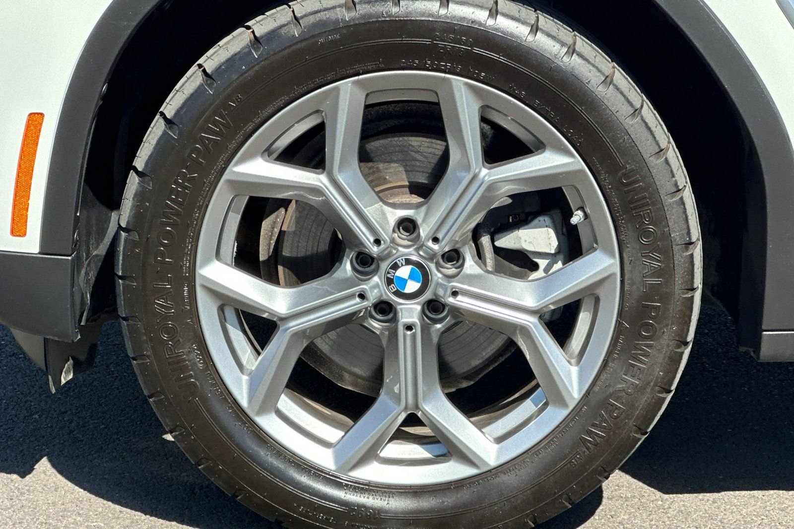Used 2024  BMW xDrive30i image 32