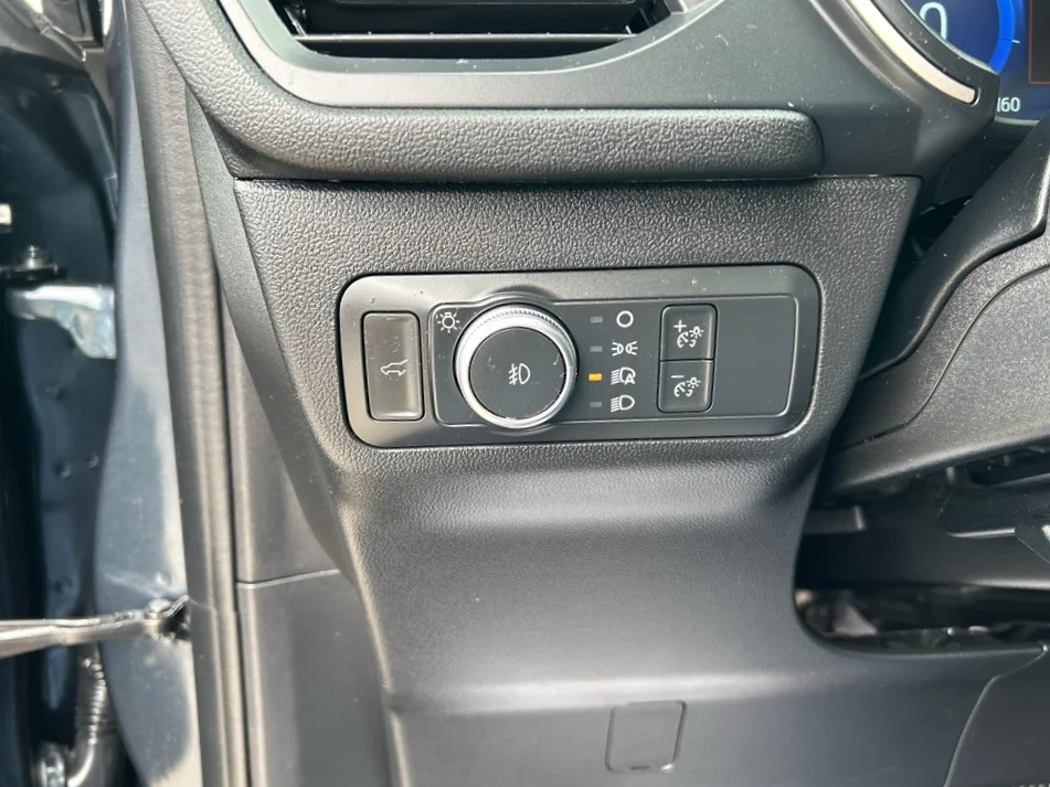 Used 2022 Stone Blue Metallic Ford SEL image 8