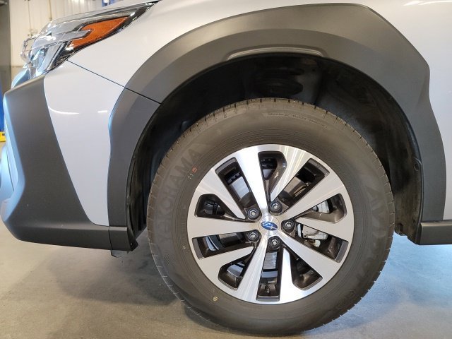 Used 2025 Ice Silver Metallic Subaru Premium image 12