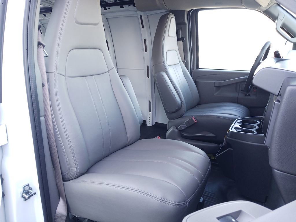 2025 Chevrolet Express Cargo Work Van - Photo 27