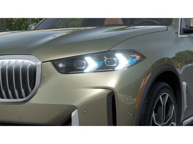 New 2026 Manhattan Green Metallic BMW sDrive40i image 6