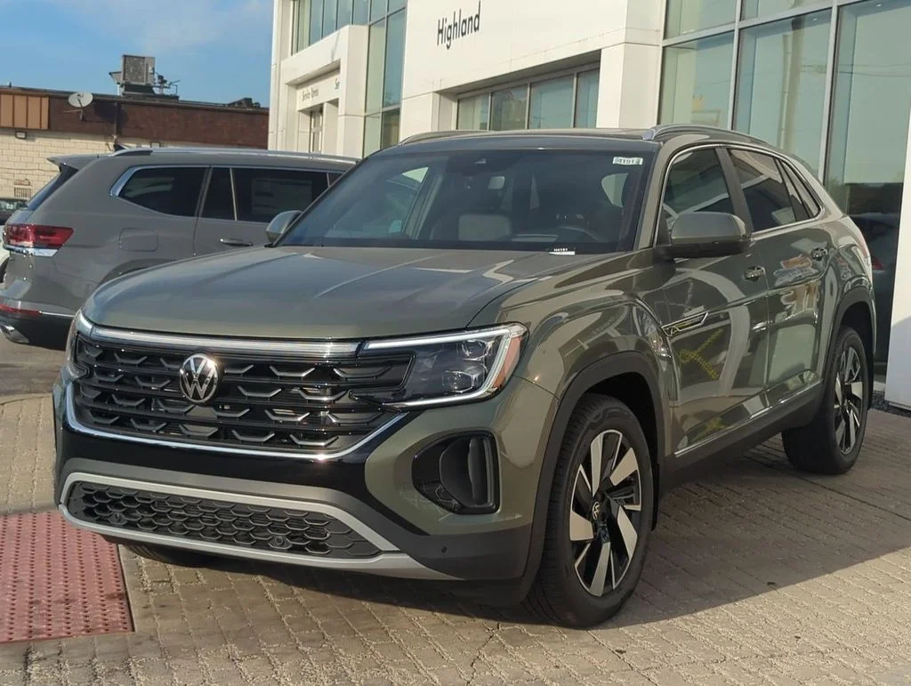 New 2026 Green Volkswagen 2.0T SEL image 4