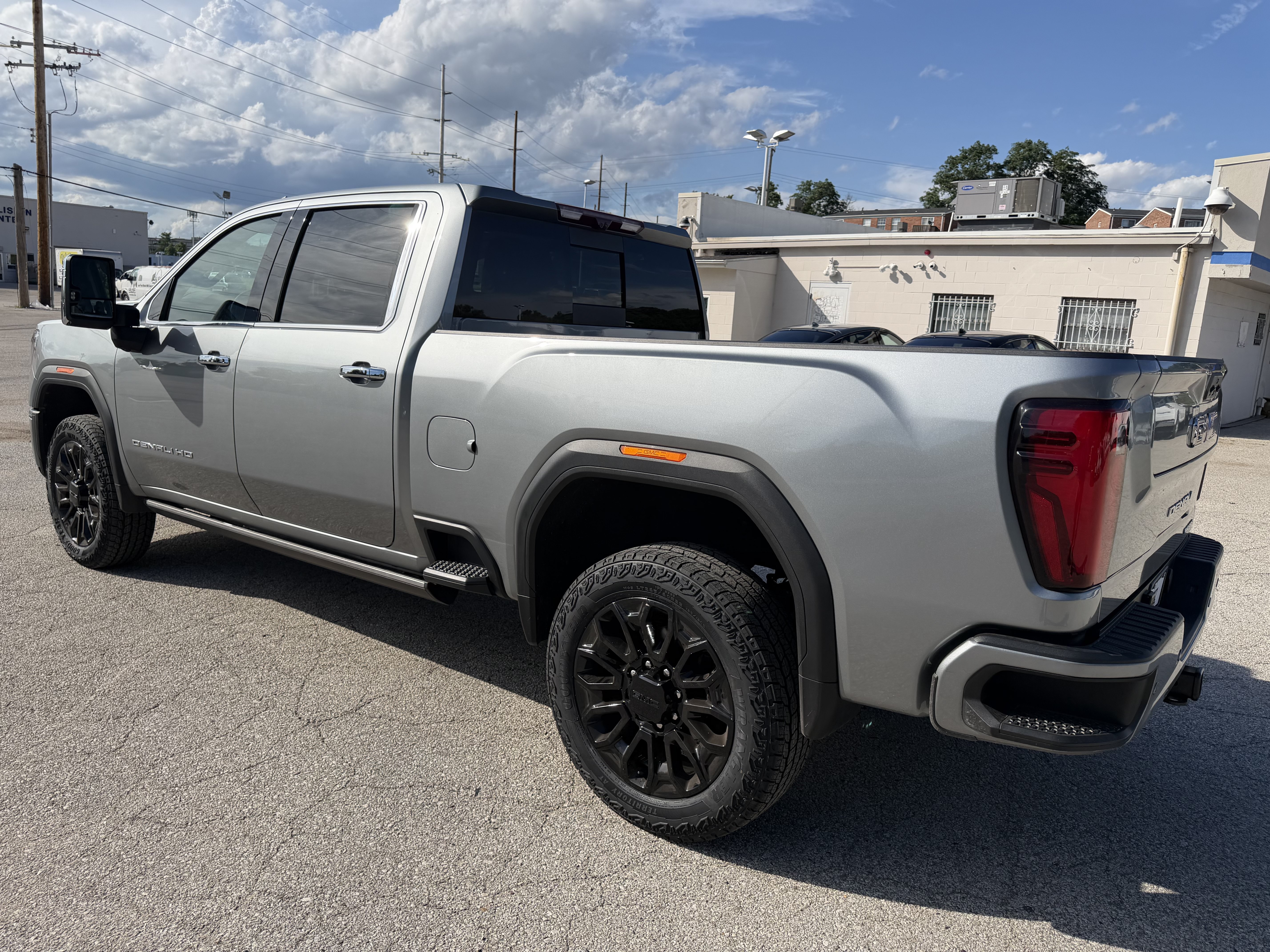 Used 2024 Sterling Metallic GMC Denali image 5