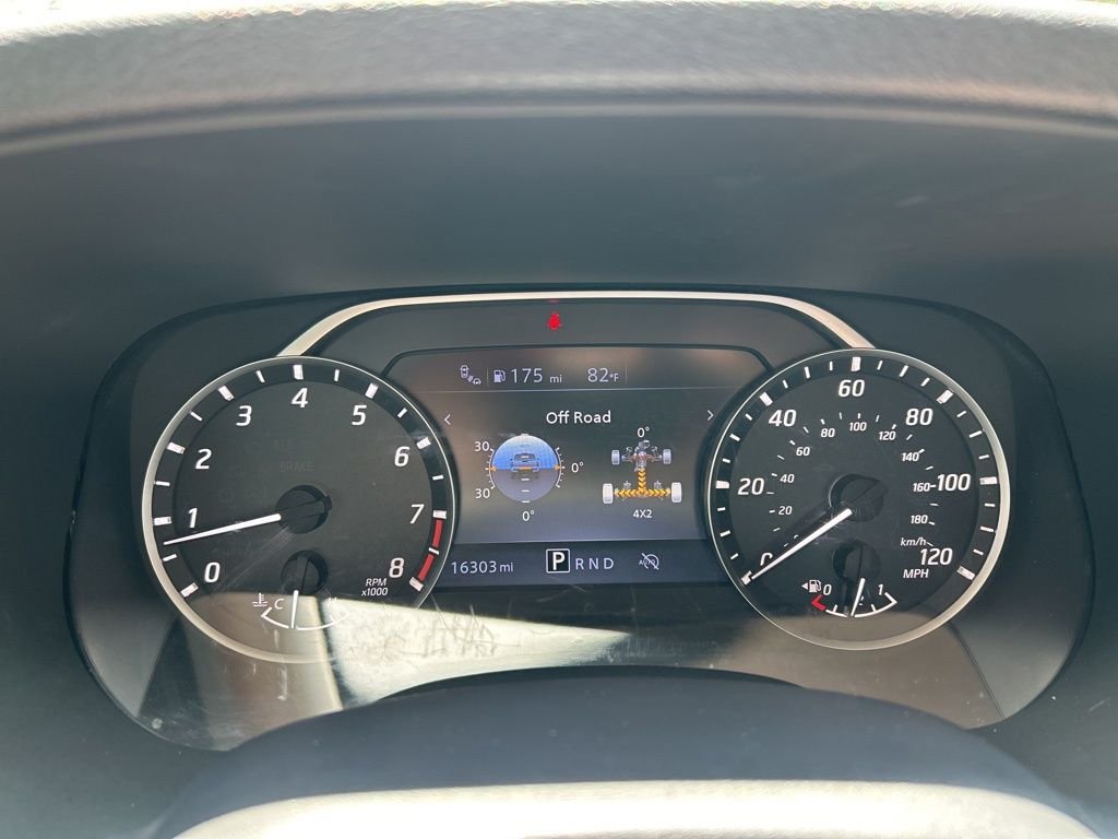 Used 2024 Green Nissan SV image 27