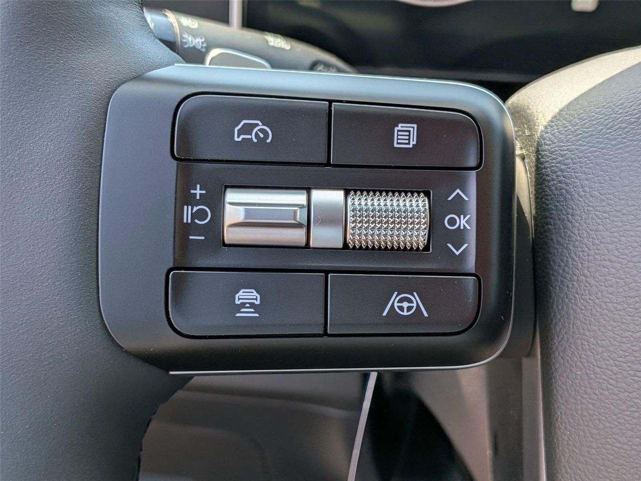 New 2026 Phantom Black Hyundai SE image 15