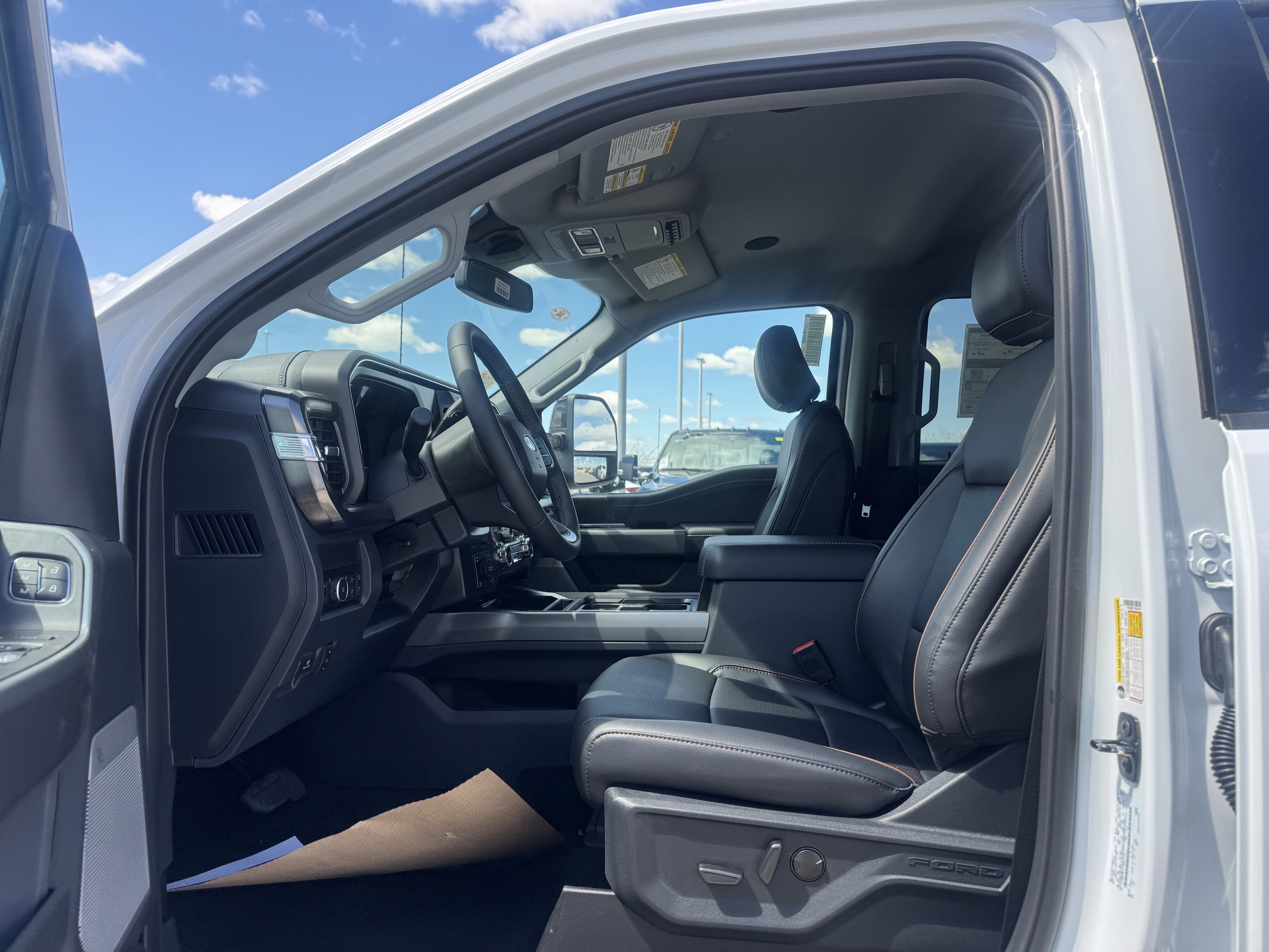New 2026 Oxford White Ford LARIAT image 5