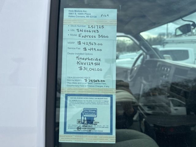 New 2025 Summit White Chevrolet 1WT image 22