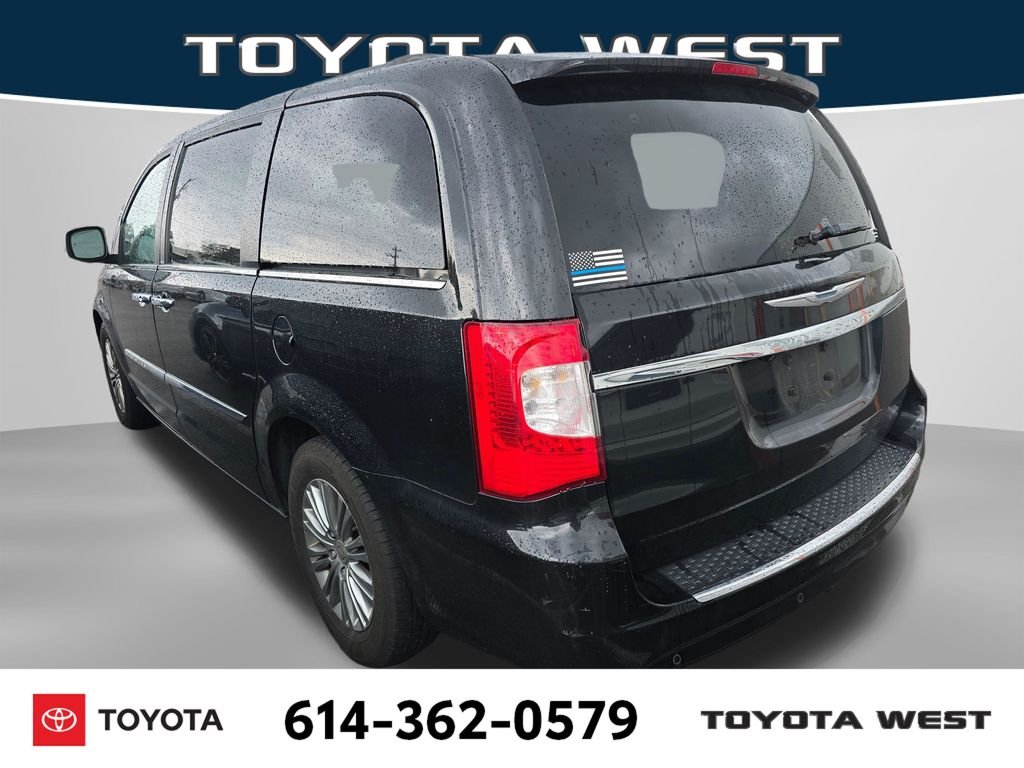 Used 2013 Black Chrysler Touring-L image 7