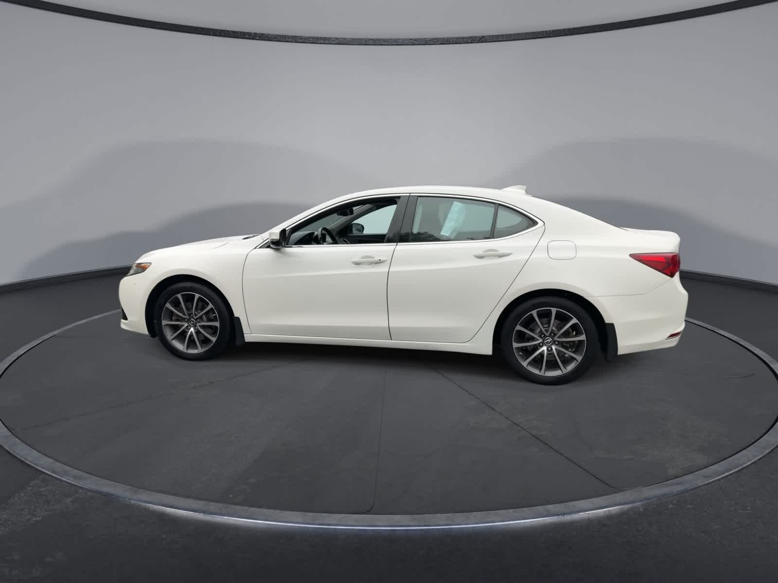 Used 2017 Bellanova White Pearl Acura V6 image 5