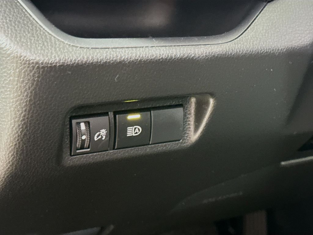 Used 2023 Lunar Rock Toyota Hybrid XLE image 10