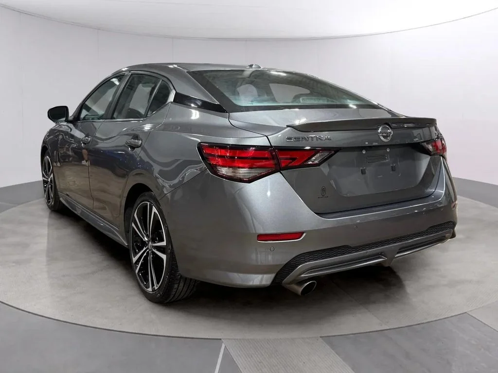 Certified Used 2023 Gun Metallic Nissan SR image 5