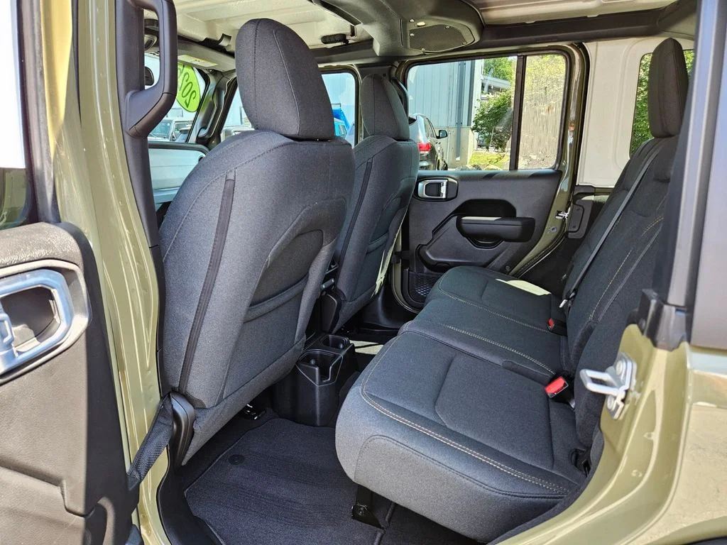 Used 2026 Green Jeep Sport S image 17