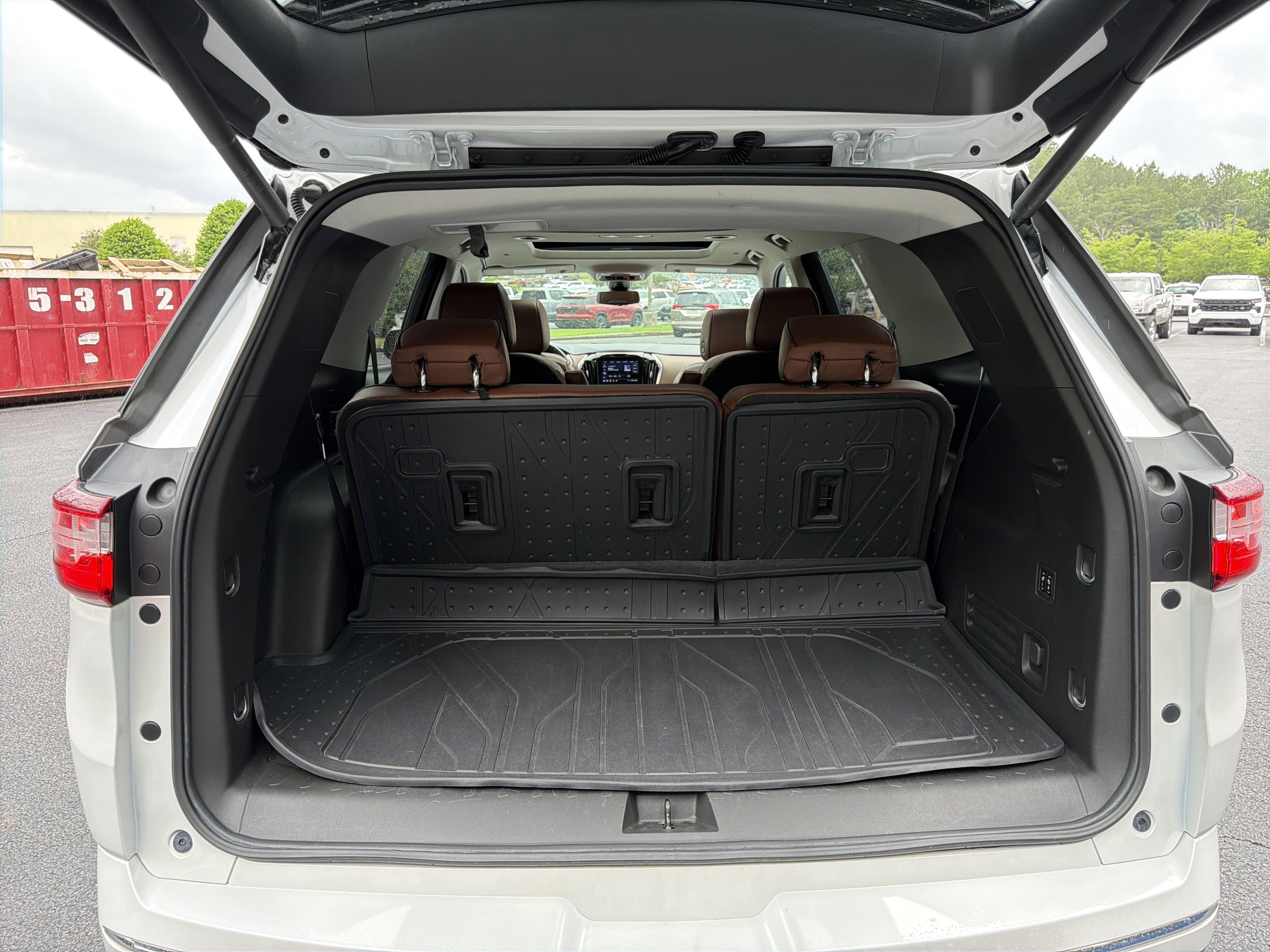 Used 2020 IRIDESCENT PEARL TRICOAT Chevrolet High Country image 18