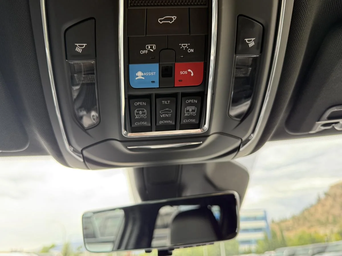 Used 2024 White Jeep Limited image 37