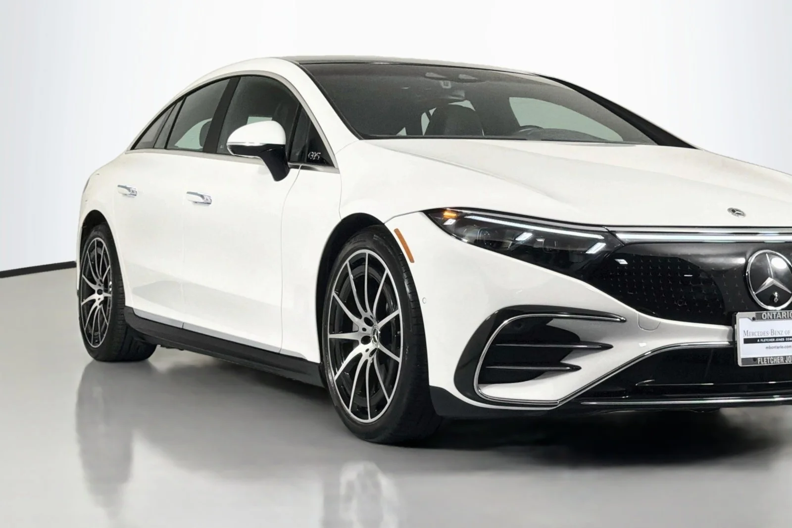 Certified Used 2022 Polar White Mercedes-Benz 580 image 14