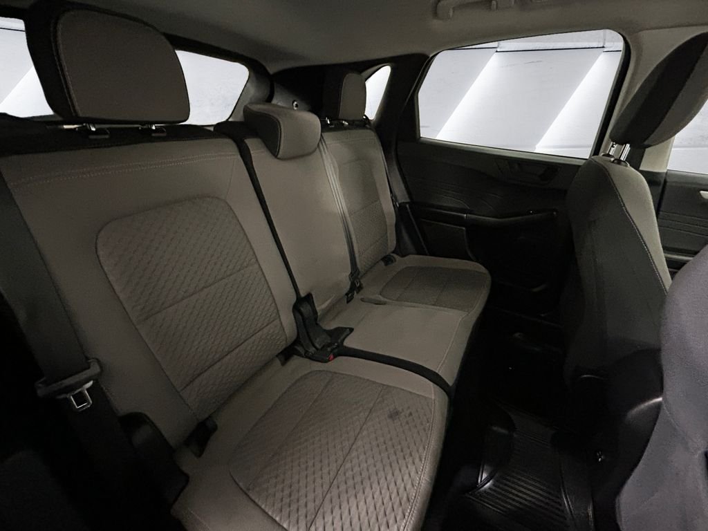 Used 2022 Gray Ford SE image 16