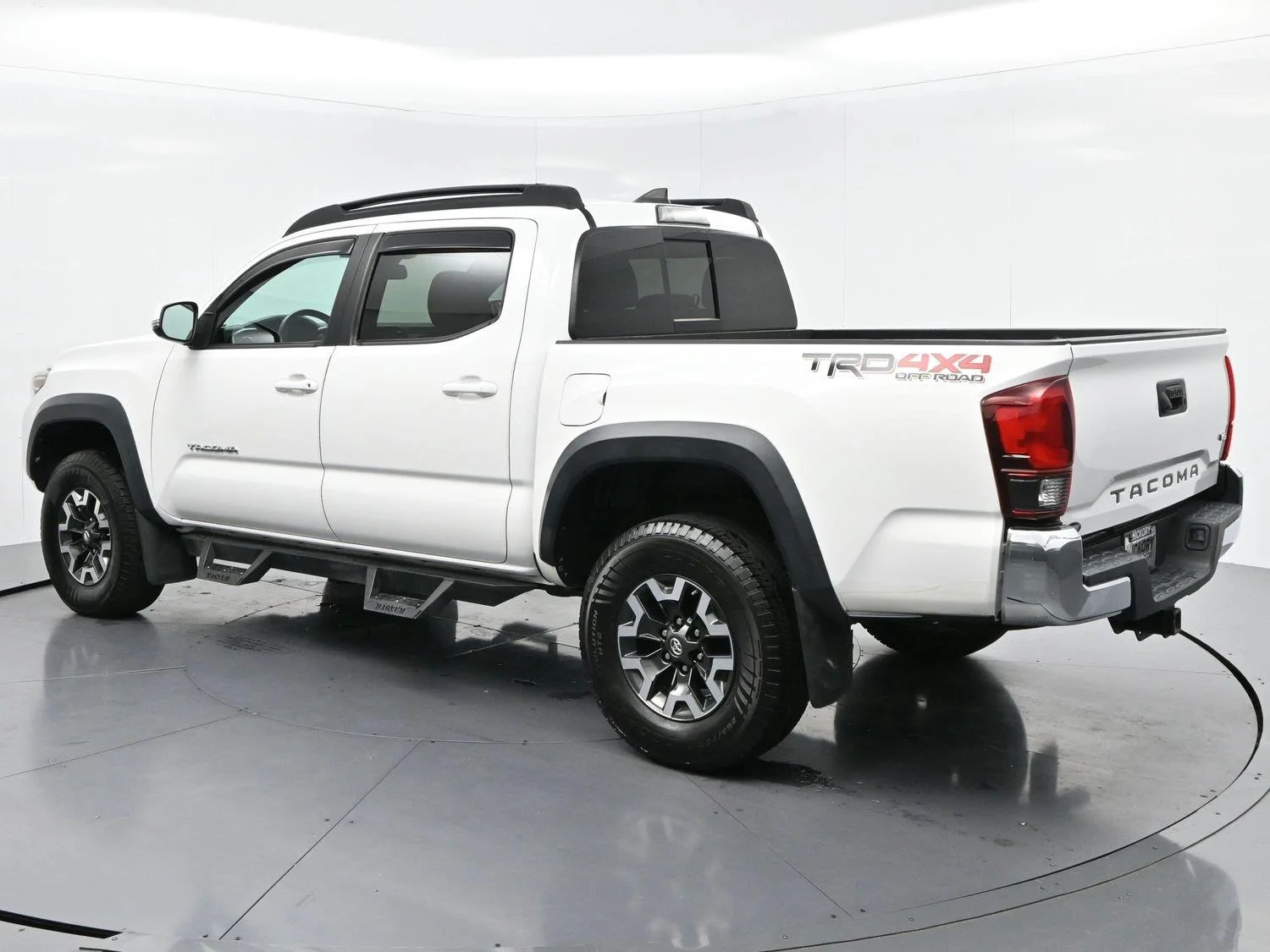 Used 2018 Super White Toyota TRD Off Road image 5
