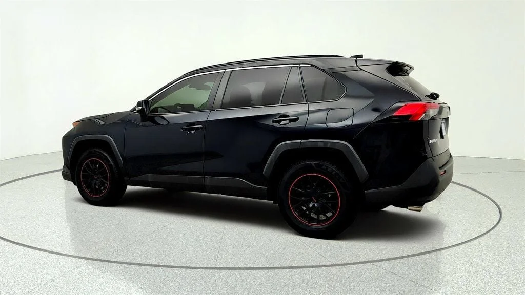 Used 2019 Midnight Black Metallic Toyota XLE AWD image 7