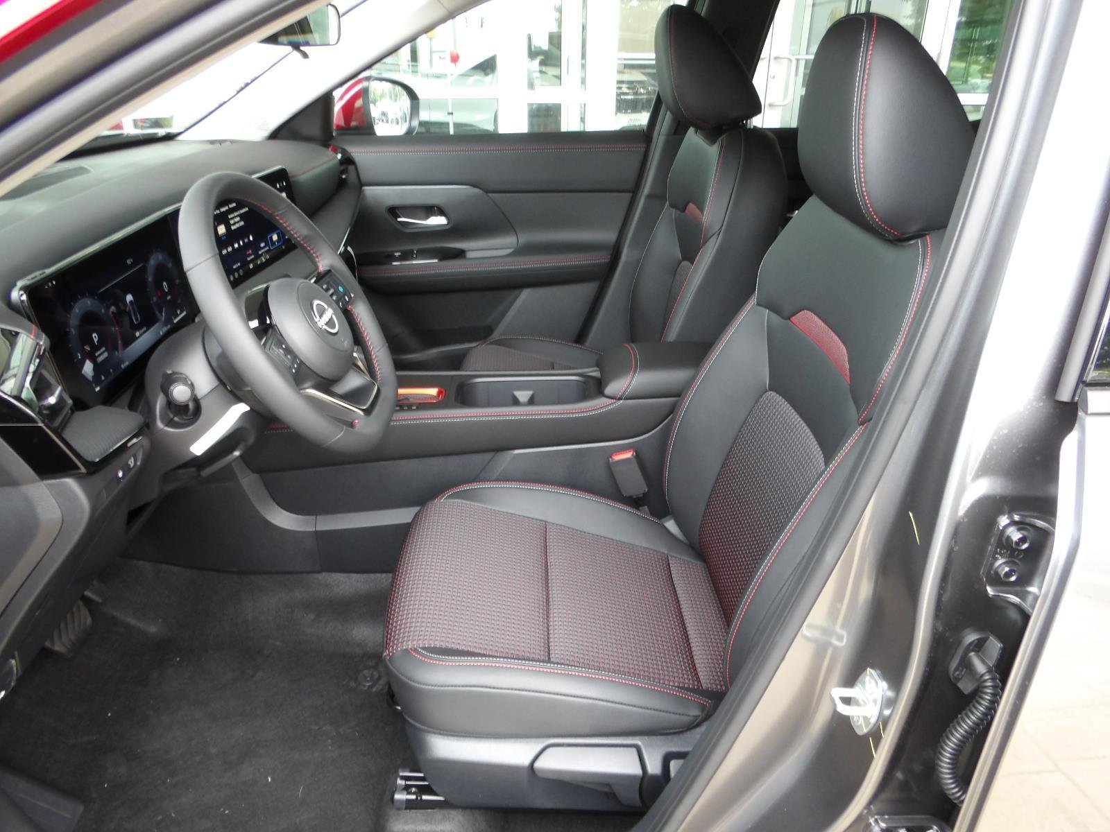 New 2026 Gun Metallic / Scarlet Ember Tintcoat Two-tone Nissan SR image 17
