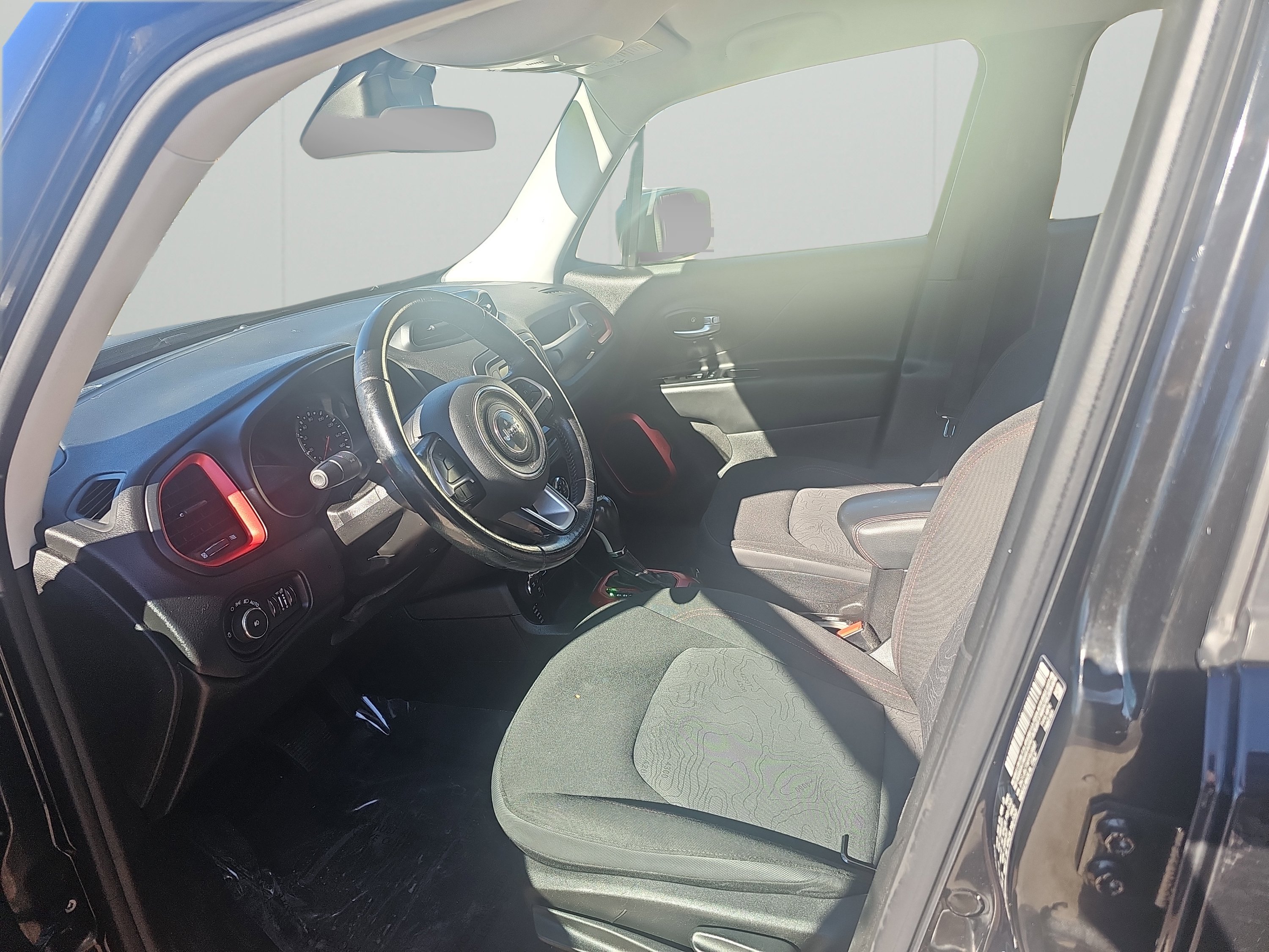2015 Jeep Renegade Trailhawk - Photo 12