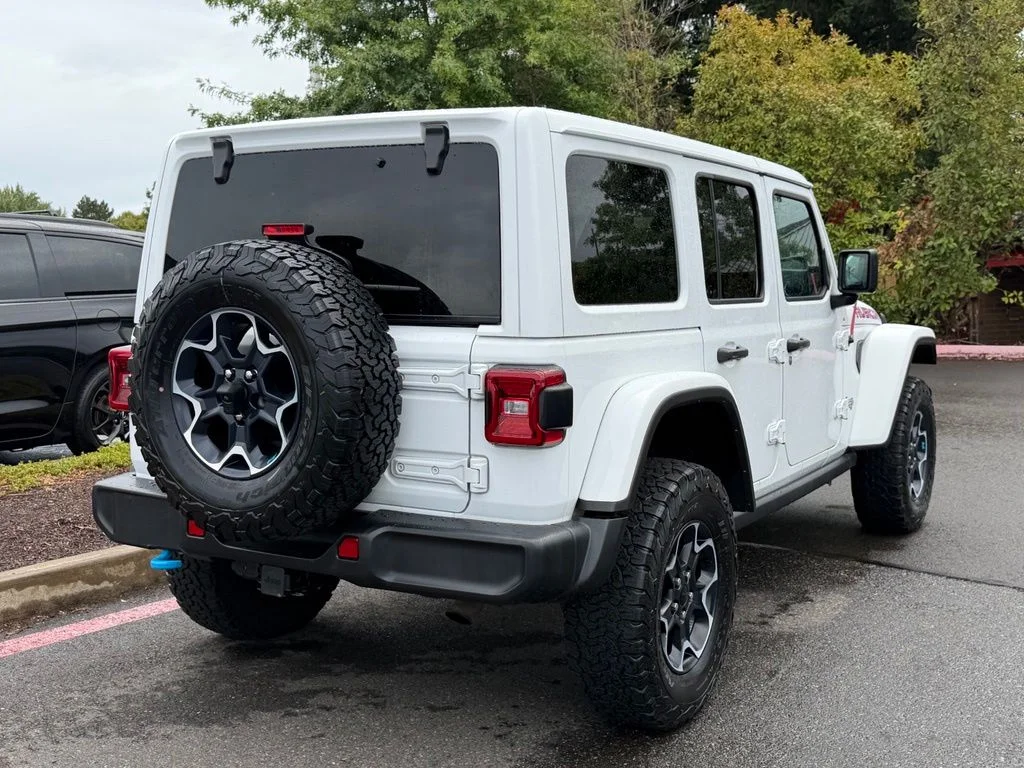Used 2023 White Jeep Rubicon 4xe image 7
