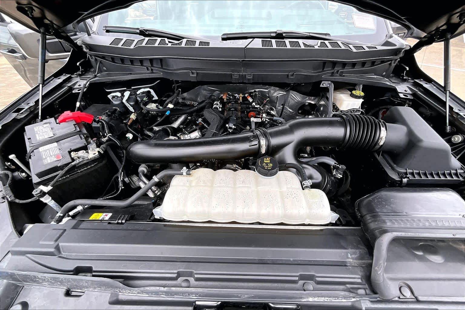 Used 2024 Carbonized Gray Metallic Ford Platinum image 29