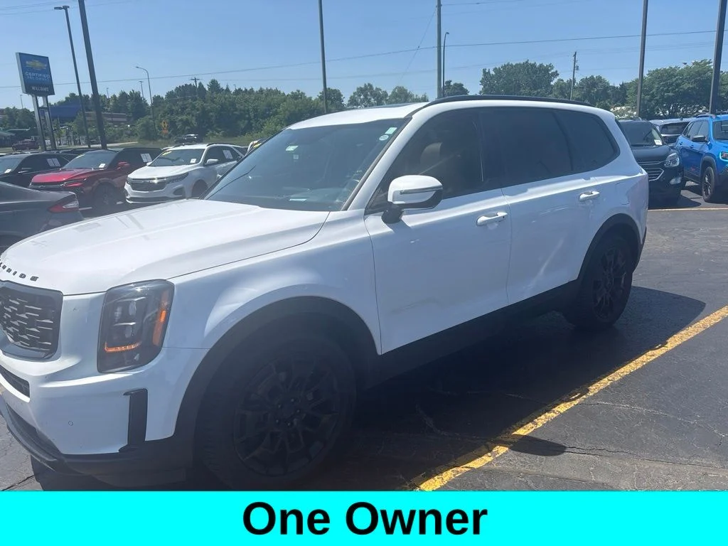 Used 2021 White Pearl Kia SX image 1