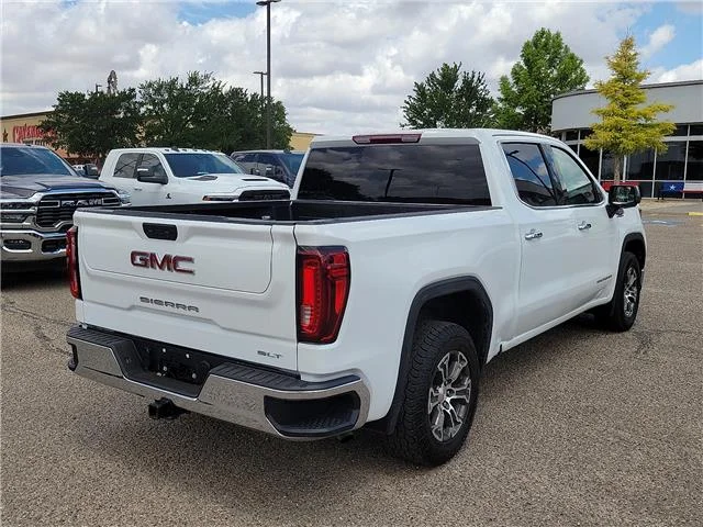 Used 2025 White GMC SLT 4x2 Crew Cab 5.75 ft. box 147.4 in. WB image 4