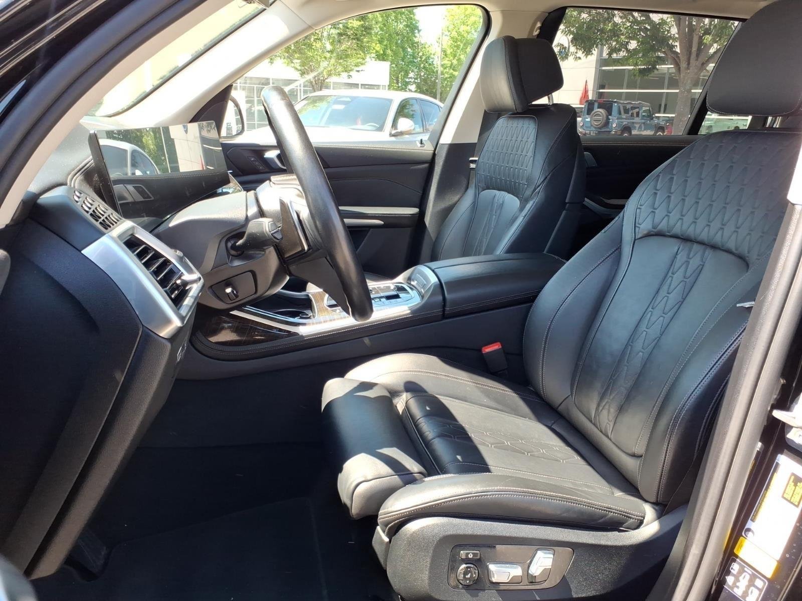 Used 2023 Black Sapphire Metallic BMW xDrive40i image 17