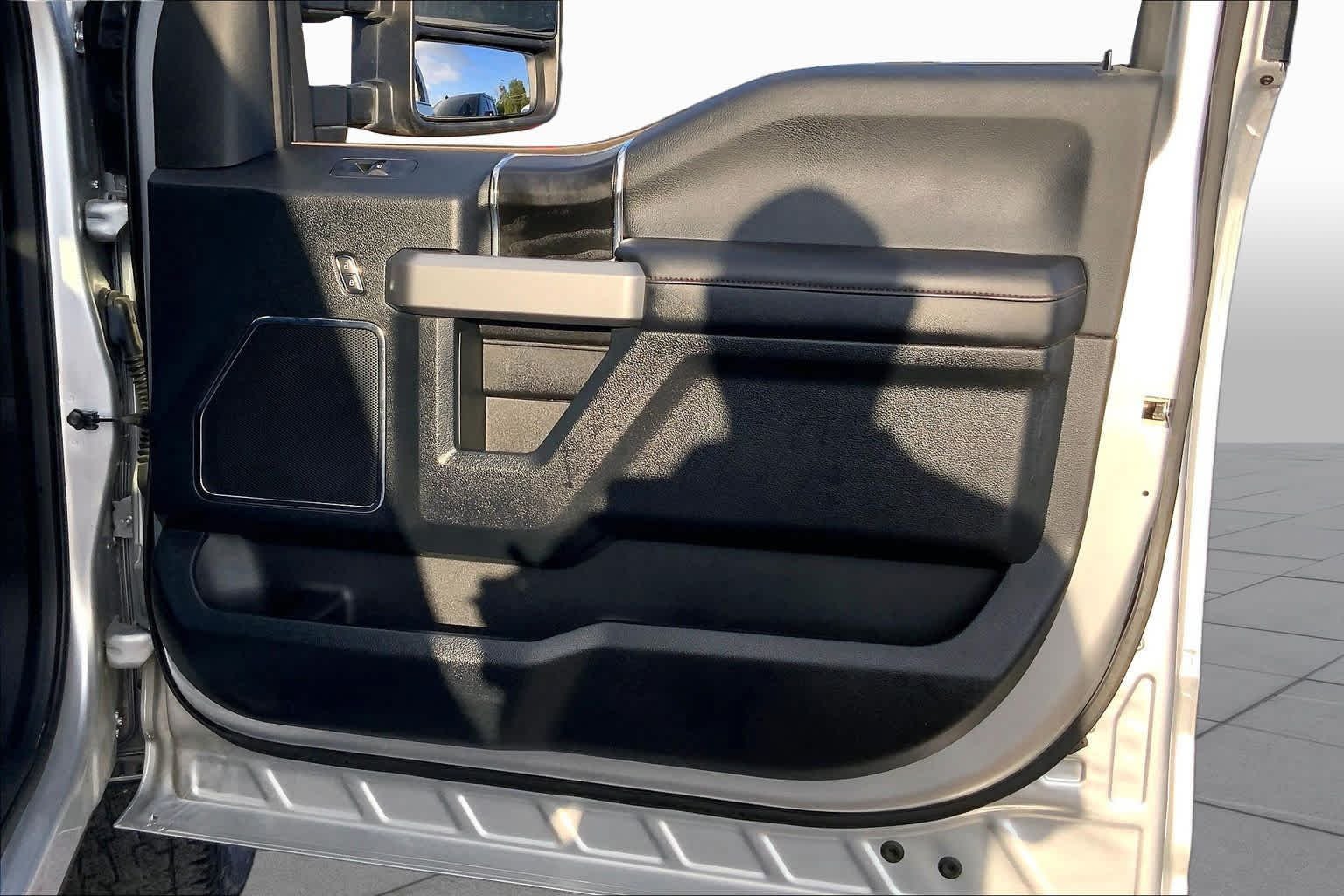 Used 2018 Ingot Silver Metallic Ford Platinum image 23