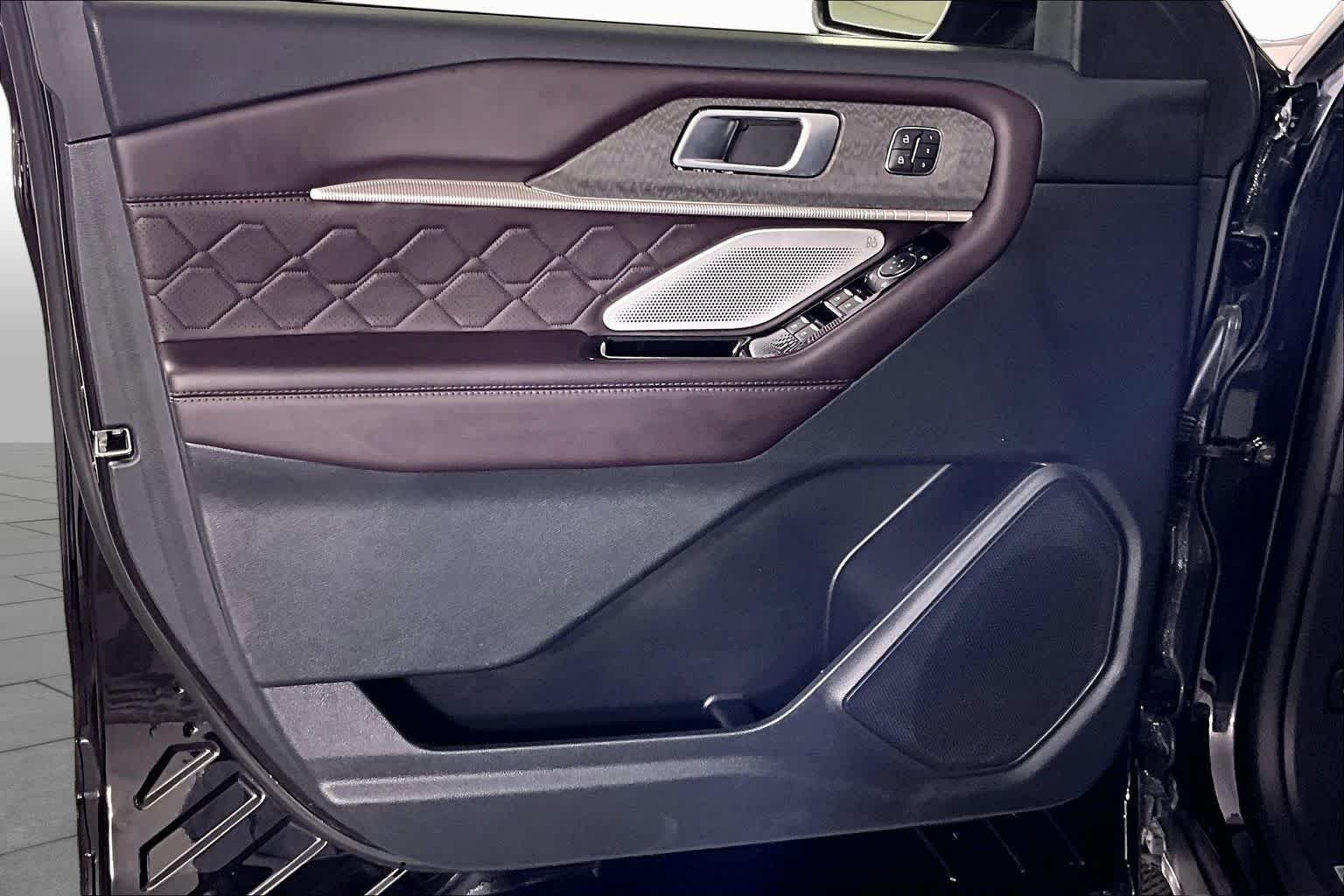 Used 2025 Agate Black Ford Platinum image 20
