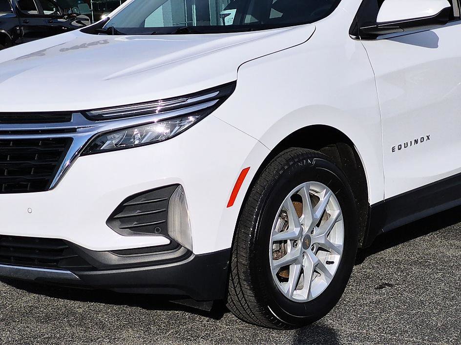 Used 2023 Summit White Chevrolet LT image 9