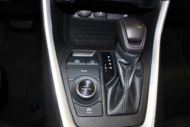 Certified Used 2021 Red Toyota XLE image 9