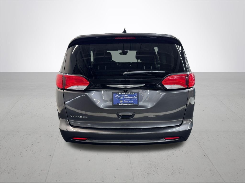 Used 2023 Gray Chrysler LX image 5
