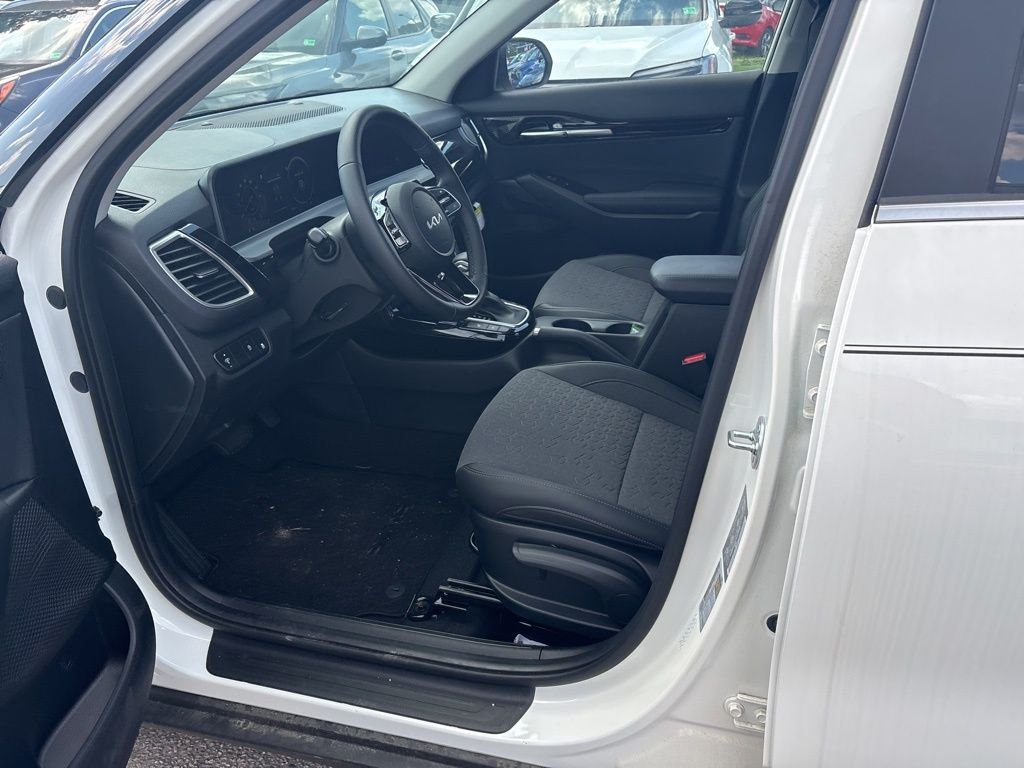Used 2024 White Kia SX image 15