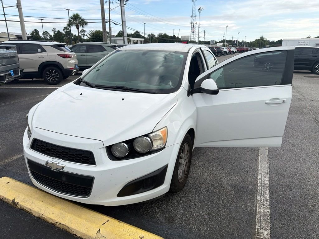 Used 2014 White Chevrolet LT image 4