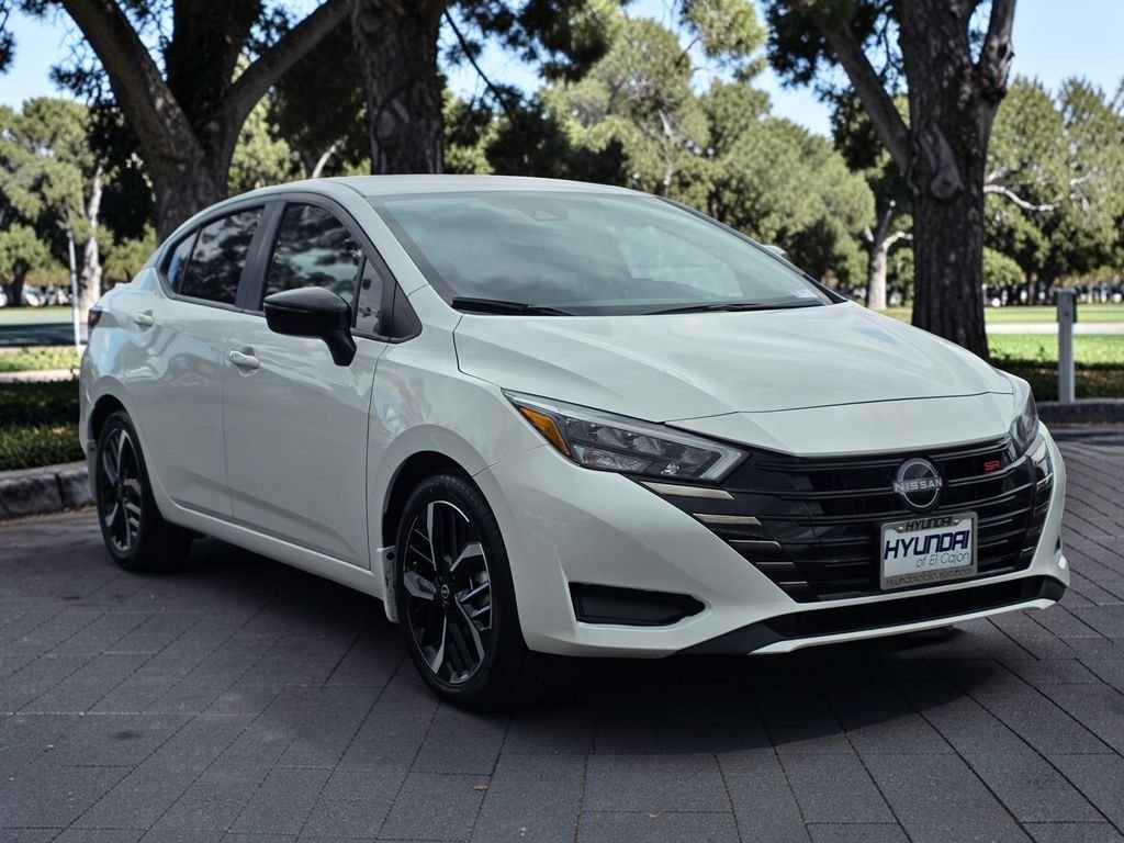 2025 Nissan Versa Sedan SR - Photo 4