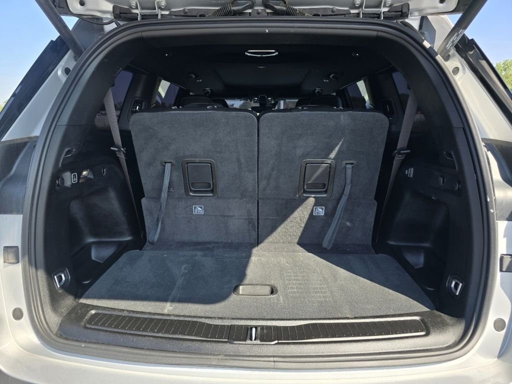 Used 2024 Silver Jeep Limited image 20