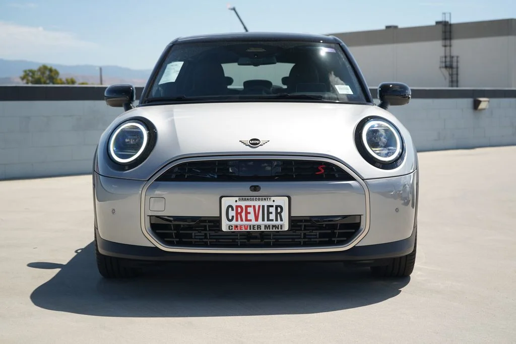 New 2026 Silver MINI Iconic image 3