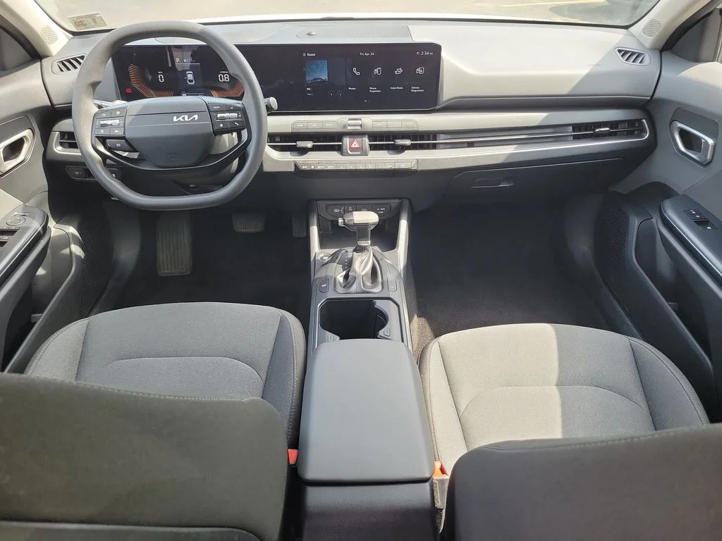 2025 Kia K4 LXS - Photo 11