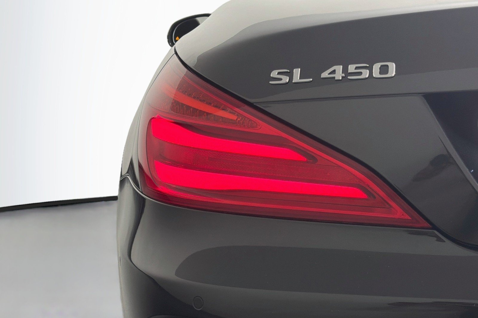 Used 2020 Graphite Grey Metallic Mercedes-Benz 450 image 19