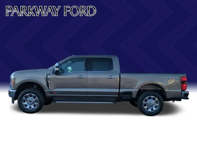 Used 2023 Gray Ford Lariat image 2