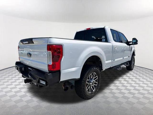 Used 2017  Ford Lariat image 5