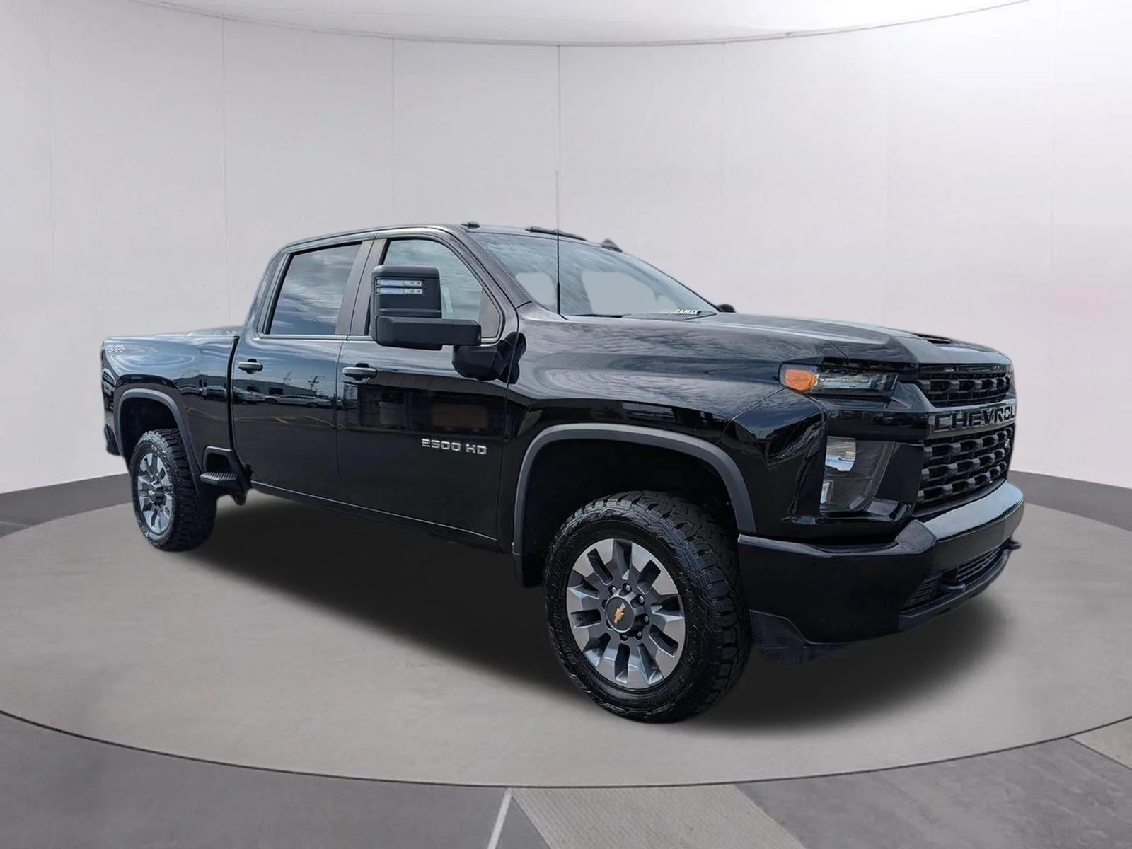 Used 2023 Black Chevrolet Custom image 7