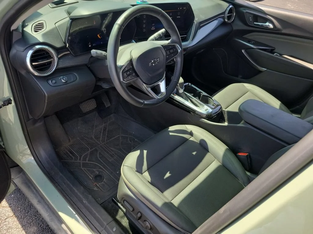Used 2024 Cacti Green Chevrolet ACTIV image 10