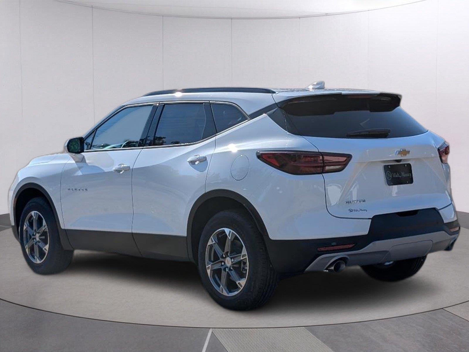 New 2026 Summit White Chevrolet 2LT image 3