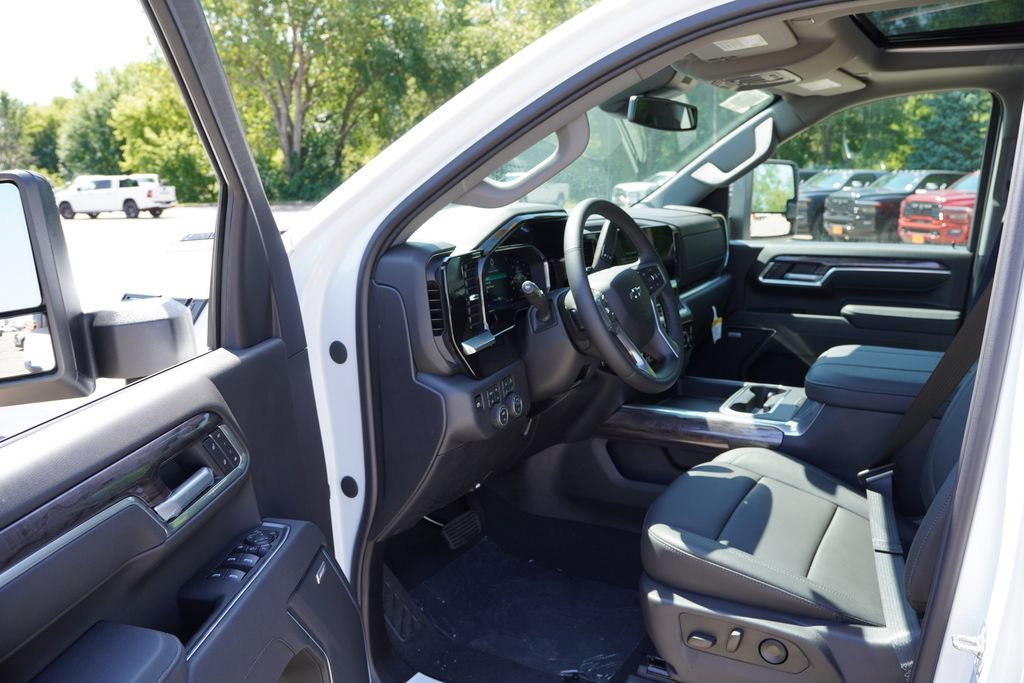 2026 Chevrolet Silverado 3500 HD LTZ - Photo 12