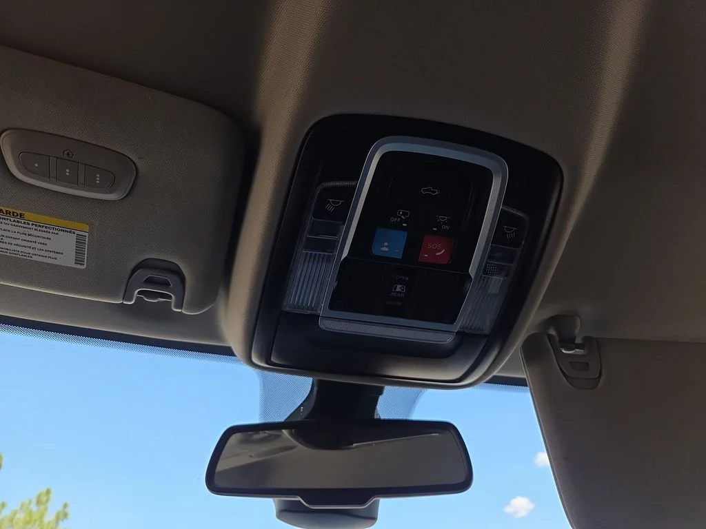 Used 2024 Silver Ram Laramie image 17