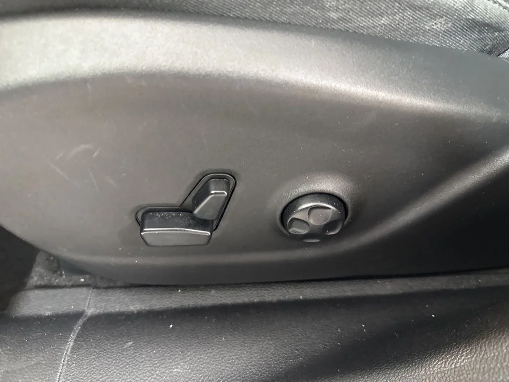 Used 2020 Red Jeep Limited image 16