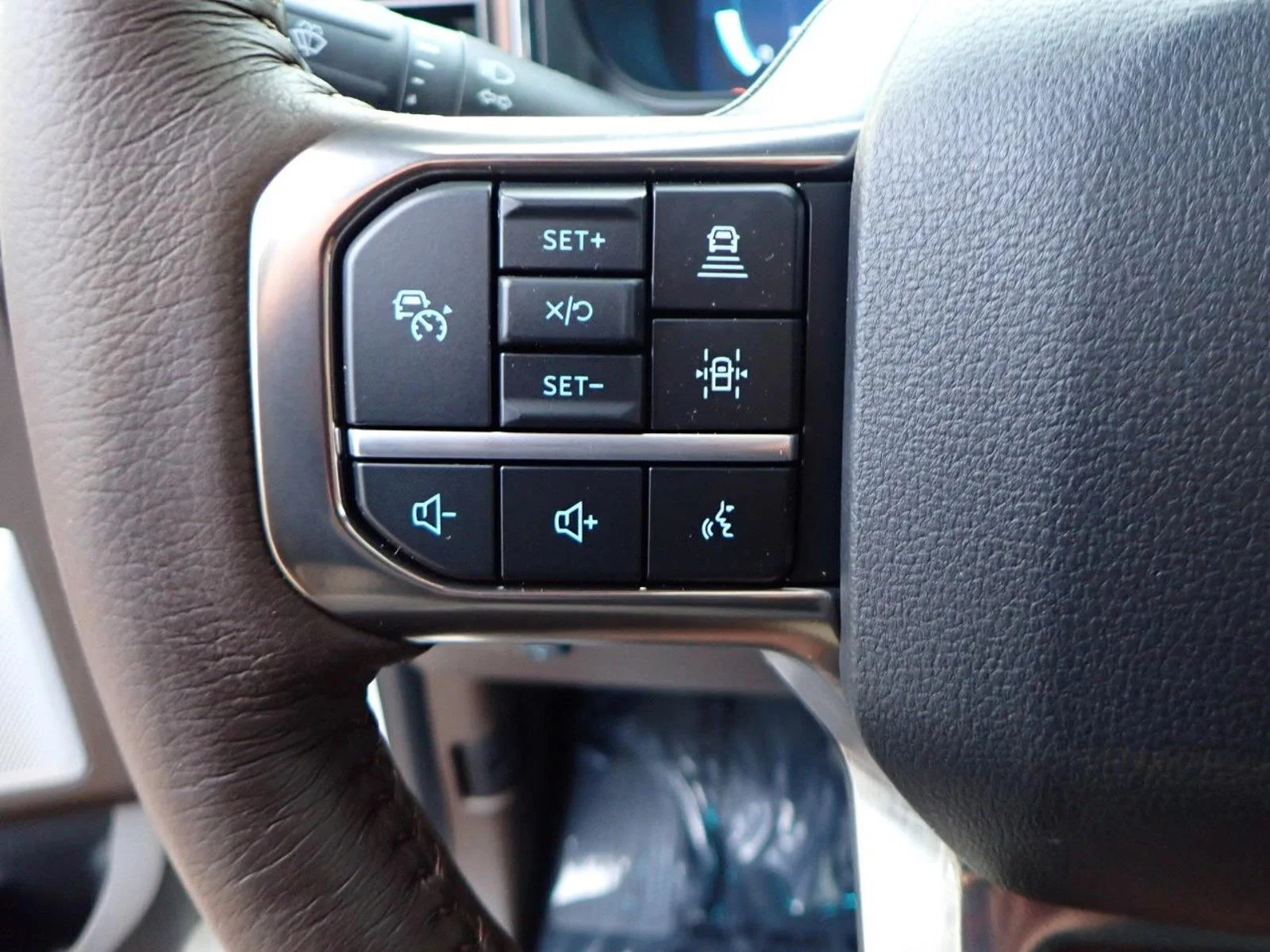 New 2026 Star White Metallic Tri-Coat Ford F-250® King Ranch® image 13